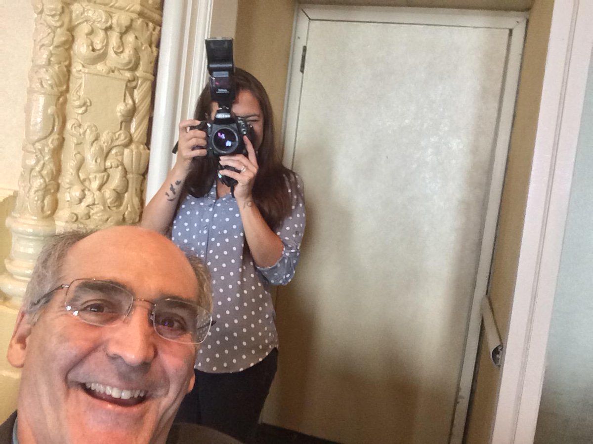 charlieisaacs's tweet image. I&apos;m being photobombed  by the @salesforce  #mvpsummit2015 photographer