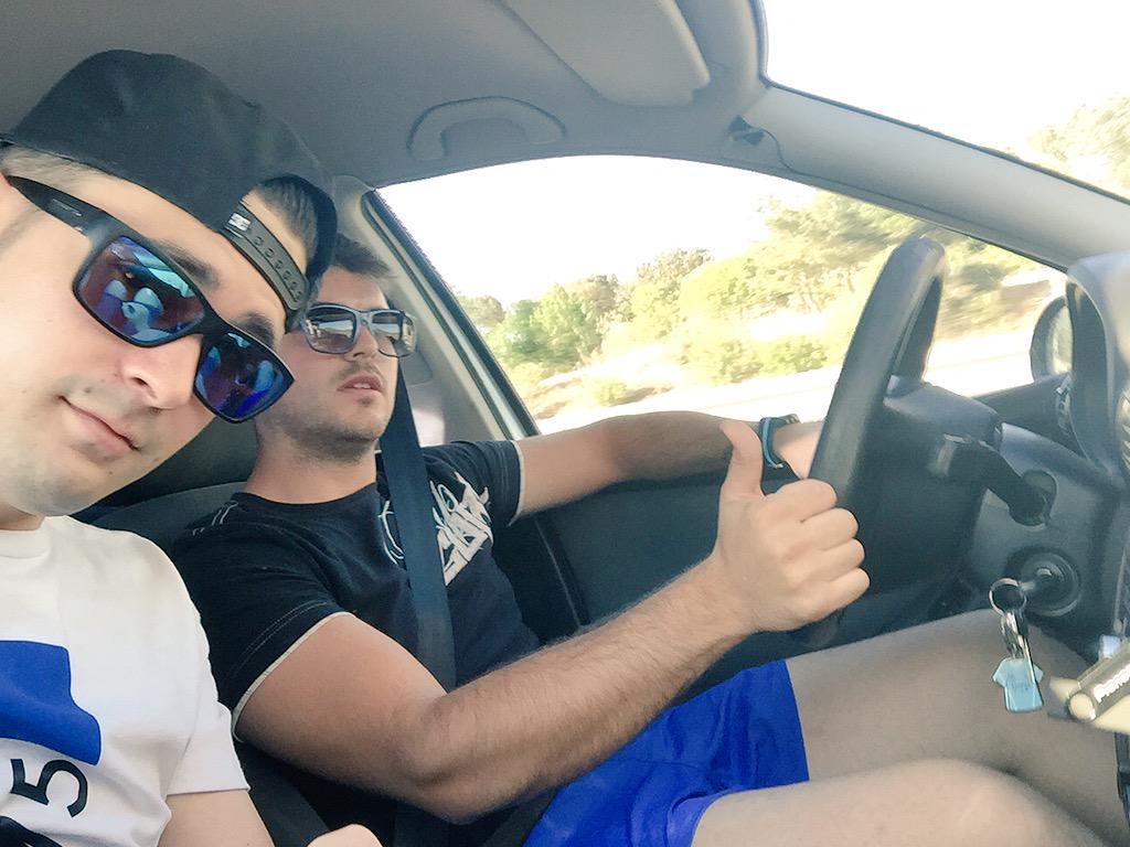 JBlancat's tweet photo. @frabemo3 y un servidor rumbo a la costa!! #Weekend #Relax http://t.co/BEsABLLFxw