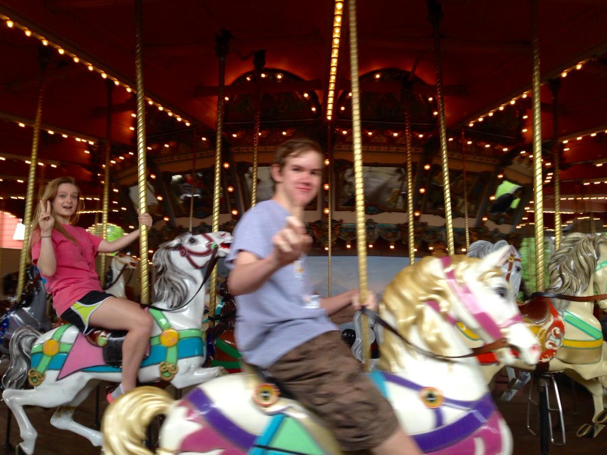 giveuspoints's tweet photo. #pcasixflags #RCTG #rel_lin_vel http://t.co/nOlgmVEwgb
