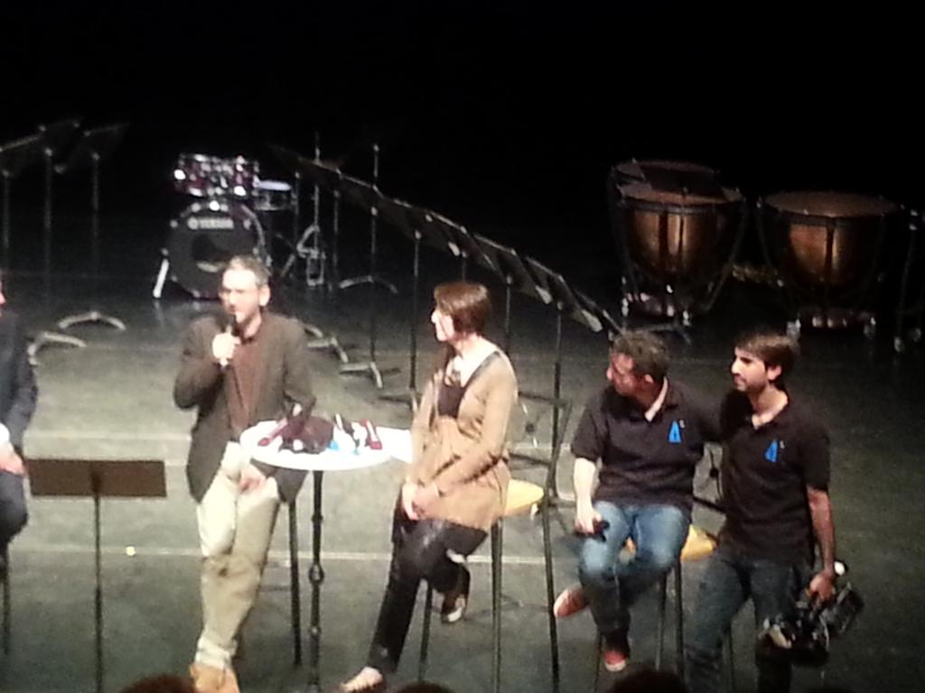 ProjetTRINA's tweet photo. Yann presents all those who made a great Trina : musicians of course but also Nicolas Demousseau, the cameraman. http://t.co/8TRymDQDOJ