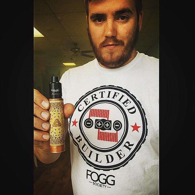 FoggSociety's tweet image. 🙌 S/O to @dj541 rockin the #certifiedbuilder shirt and #limitlessmod!  #Fogglife #foggsoci… ift.tt/1JllKxz