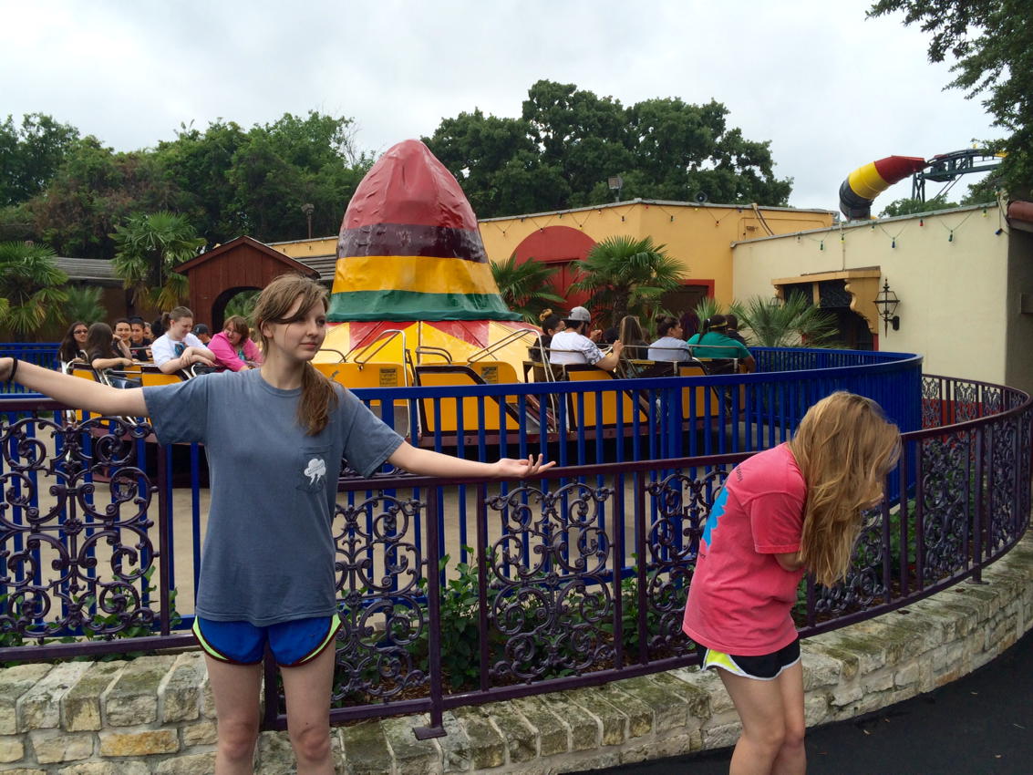 giveuspoints's tweet photo. #pcasixflags #RCTG #maxLspin #maxKRot My (Jacey) moment of inertia is bigger than yours Kylie! #ha #rekt http://t.co/Nw0VG8Hbsl