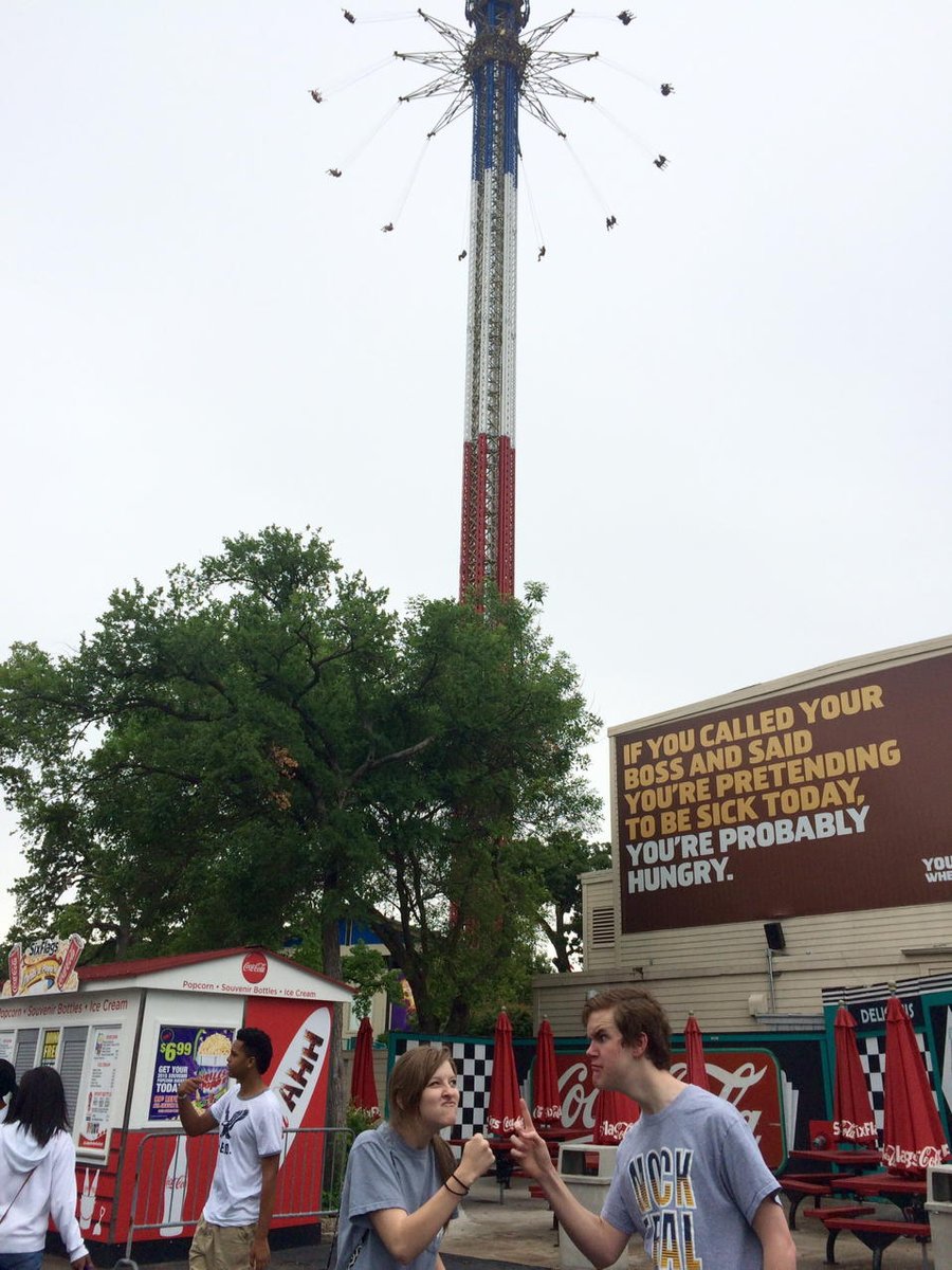 giveuspoints's tweet photo. #pcasixflags #RCTG #maxT #maxFc Tension on the ride AND in our group *sighs* http://t.co/8ZjkFj2WOY