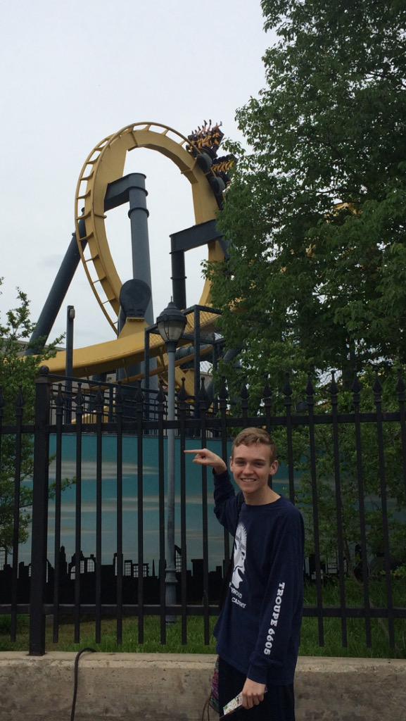 giveuspoints's tweet photo. #pcasixflags #RCTG #cen_acc_dir http://t.co/DKtFhAQAkG