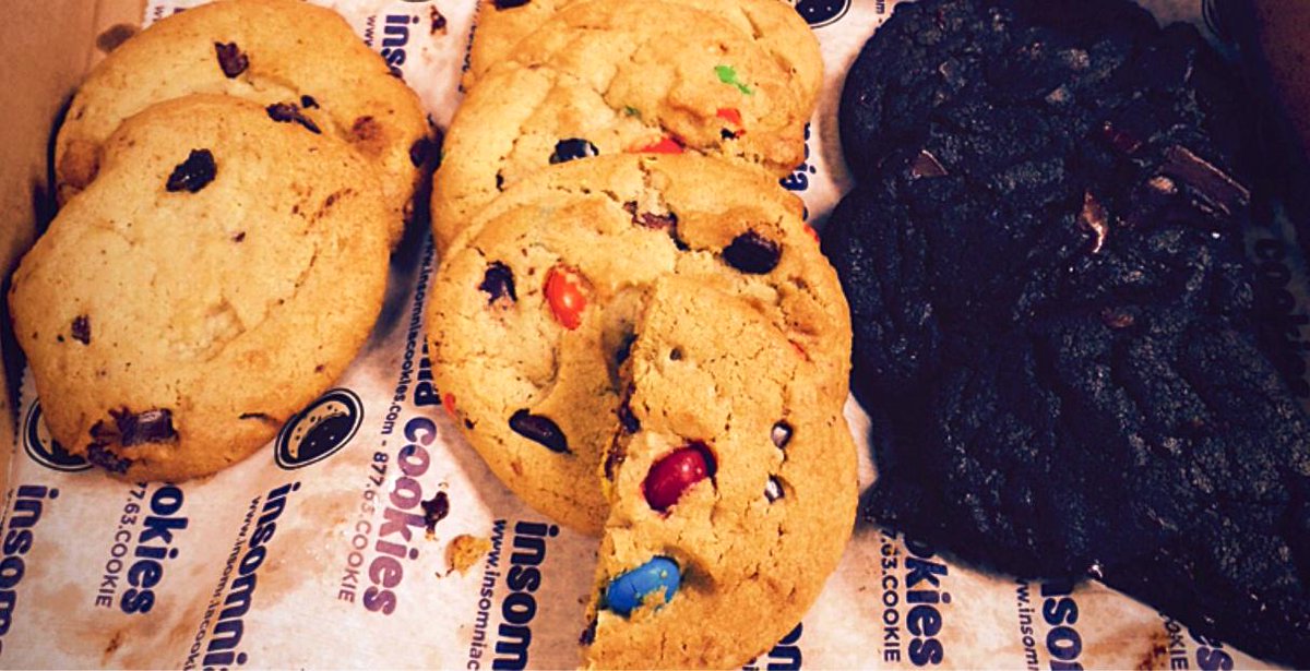 AjilonPhila's tweet photo. Celebrating #NationalChocolateChipDay in Philly!! #myjobsmorefun http://t.co/rlvo5FLUIW