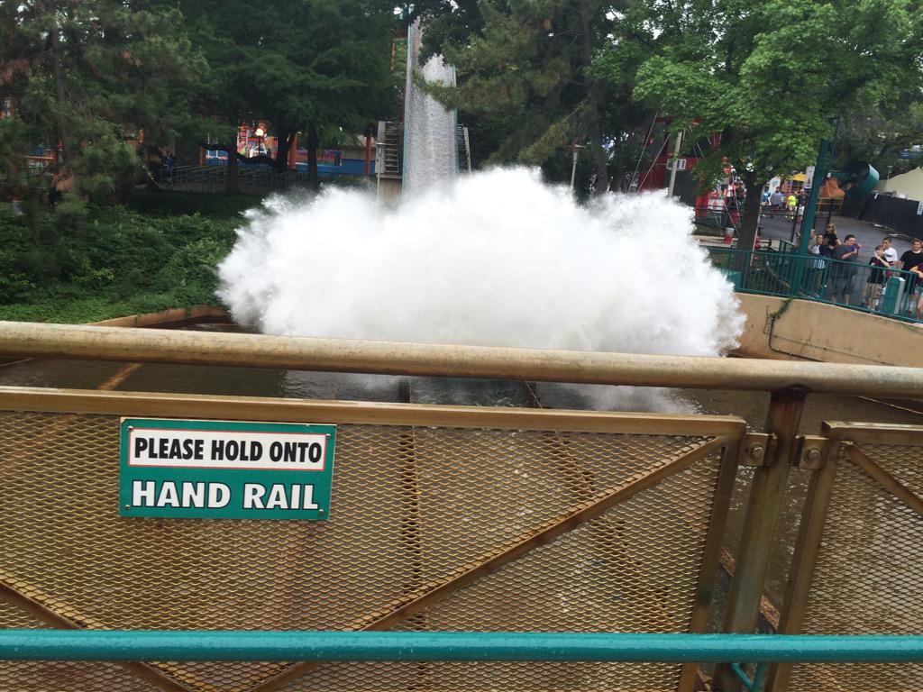 giveuspoints's tweet photo. @pcaphysics Do we get bonus points for taking a picture of us in a collision seconds before it happens? http://t.co/NqYWoR3eZU