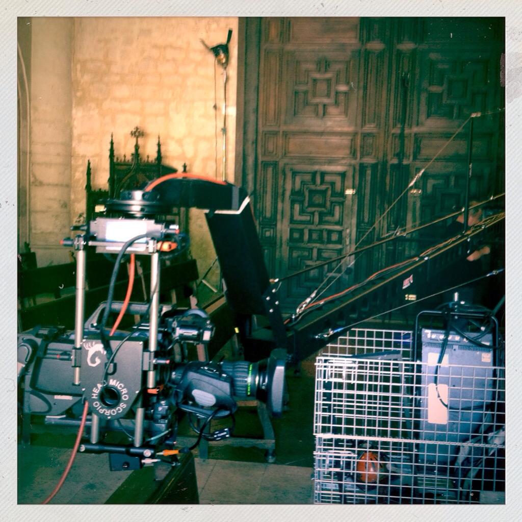 ManuBalseiro's tweet photo. #ABC120 crane with #MicroHead Scorpio ready for classic concert in #CiudadReal cathedral http://t.co/P2OROvGat0