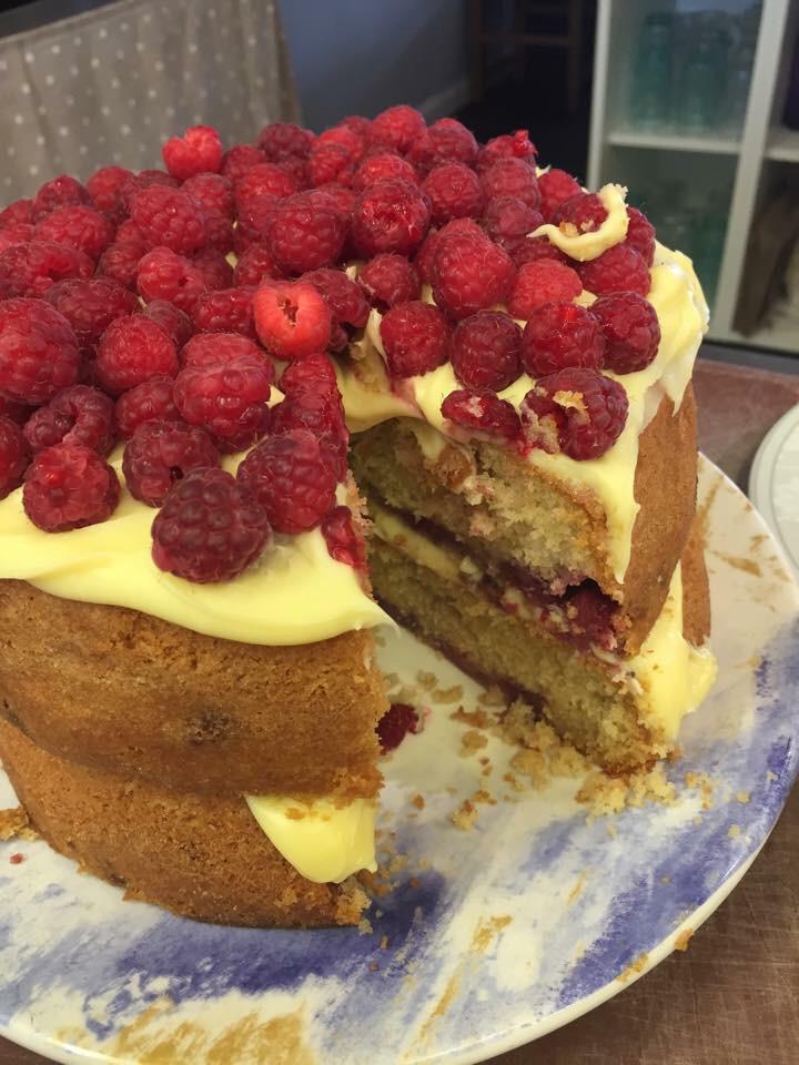 The2sistersCafe's tweet photo. White chocolate and Raspberry http://t.co/d96akOPh6N