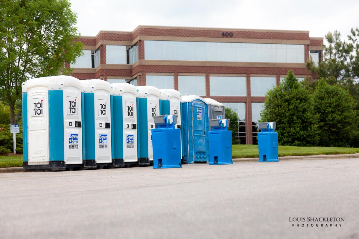 photobylouis's tweet photo. I'm trying to think of some pithy rhymy thing to say about these, but "No ___, no ride" isn't working. "Yay potties"? http://t.co/AByGtqx9EX