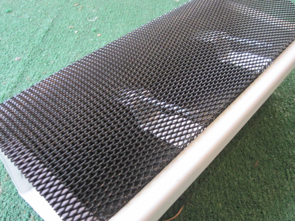 Gutteritup's tweet photo. There are a lot of gutter guards out there. We made a guide to help you choose one!

http://t.co/srVO3vknq3 http://t.co/mwE69GFITZ