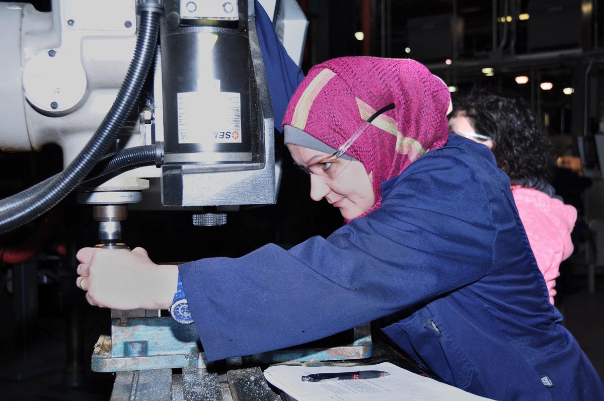 WESTofWindsor's tweet photo. @WESTofWindsor @StClairCollege @LOCAL444UNIFOR now recruiting for @OntWomen Women in Skilled Trades contact us! http://t.co/innPkABLhW