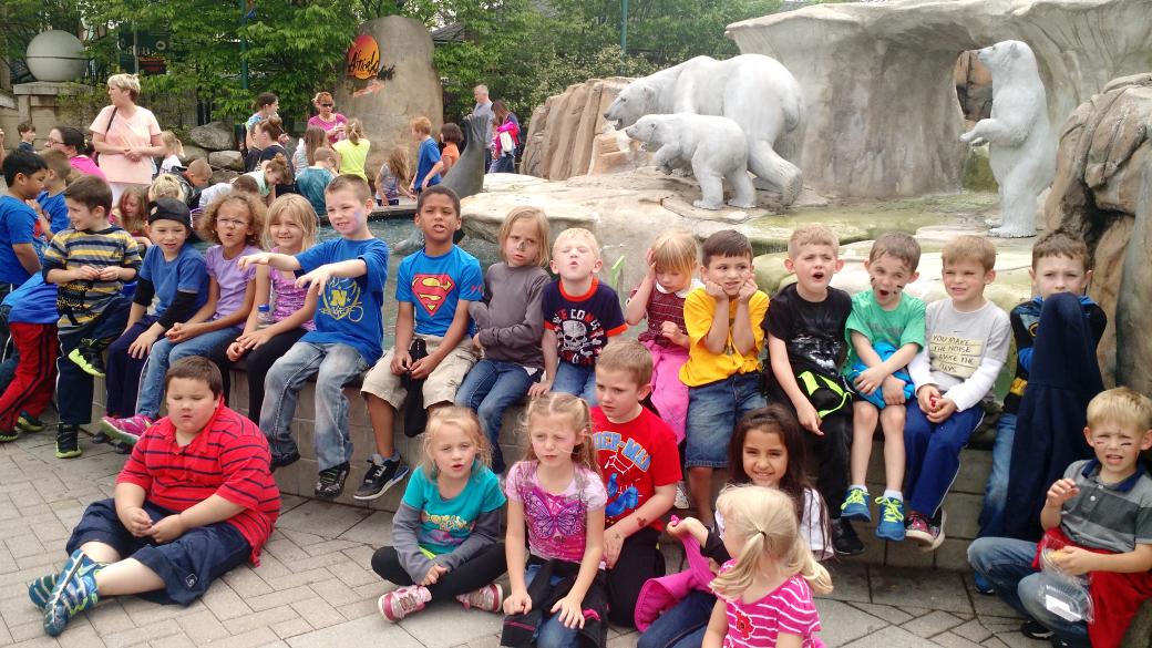 MrsCalmes_NW's tweet photo. A successful day at the zoo with kindergarten! http://t.co/j6i35BdDYu