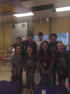 VHSCarmack's tweet photo. Last day for seniors! #6thperiod #hallswimming #thesearetheoneswhomadeit http://t.co/wVPNknBsuv