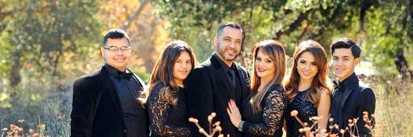 natashadupy1's tweet photo. Familia 😘😙🙌🙋Que Lindos http://t.co/puVwvFZ2Lw