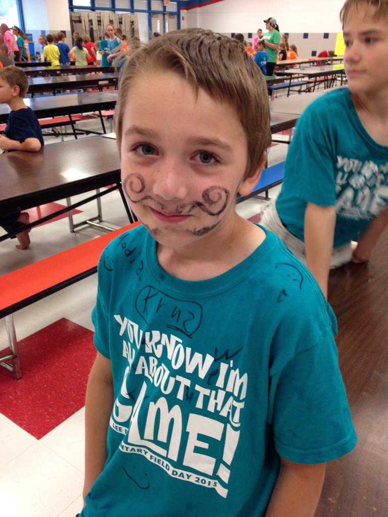 LeeFoxes's tweet photo. #leefieldday I #mustache are you having fun? http://t.co/oOmFiNI4Gv