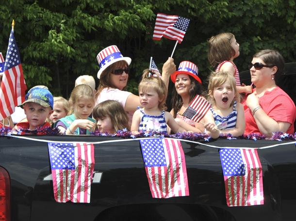 #MemorialDay weekend is around the corner. Check out our latest #blog for #family fun tips! blog.emazeme.com/2015/05/3-tips…
