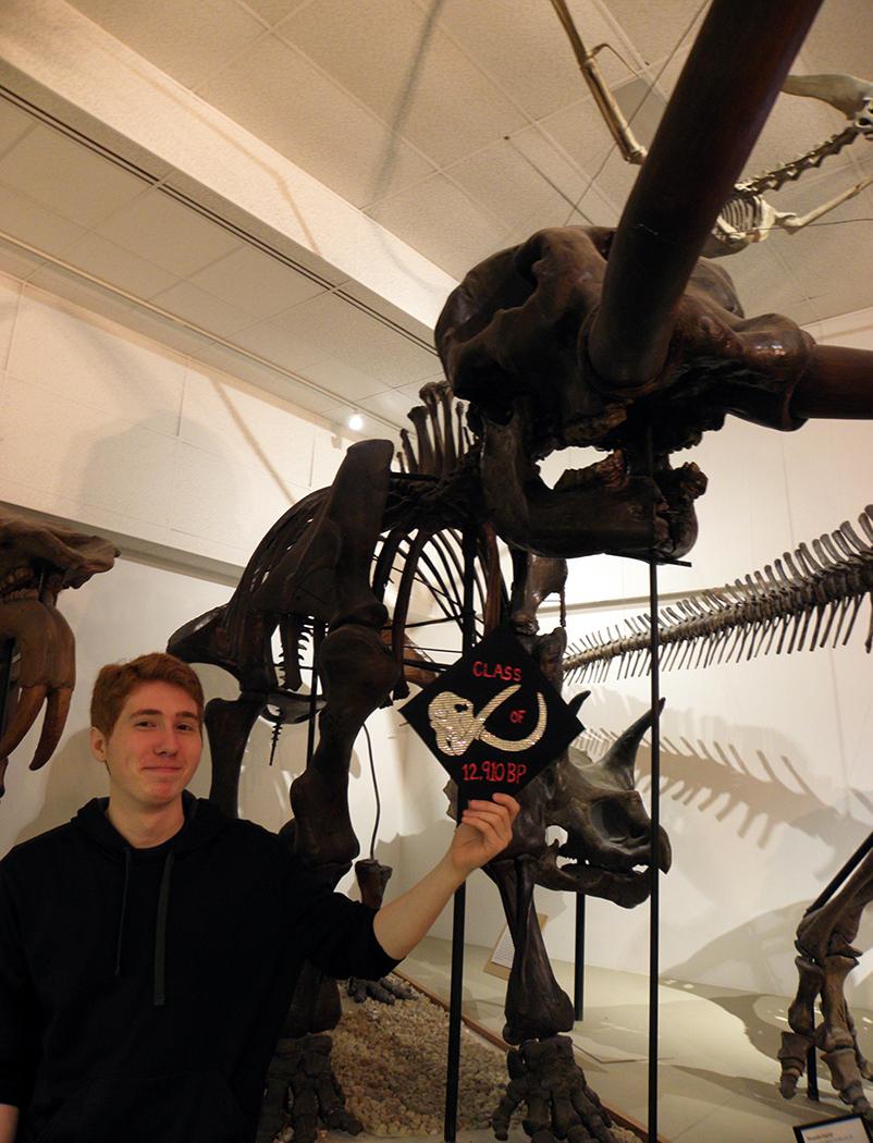 UWGeologyMuseum's tweet image. James has an announcement to make: he's ready for graduation! #uwmadison #uwgrad #FossilFriday