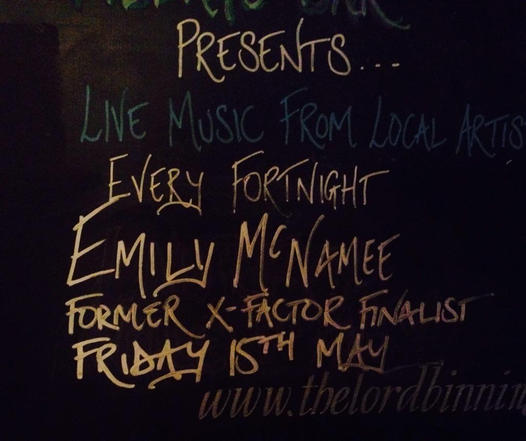 Lovely cosy gig tonight @TheLordBinning #acoustic #livelounge