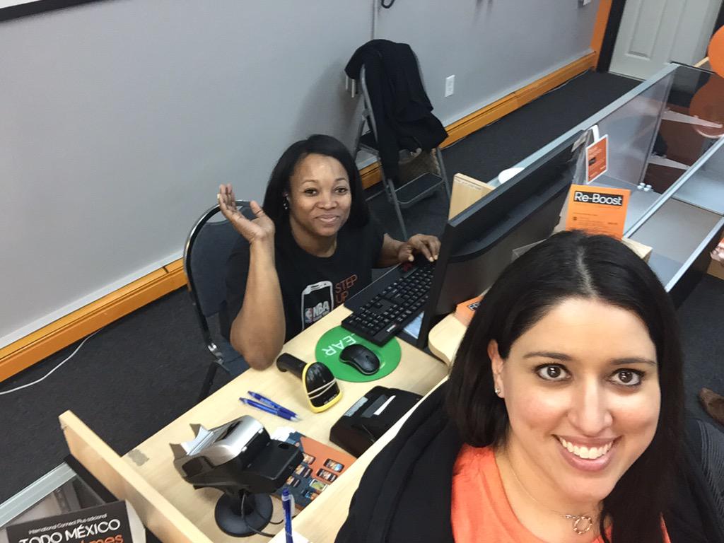 jbombiela1's tweet photo. Will I Am activating @grand opening @shawnatspg @Wads20 @SPG_Barwell http://t.co/QdJe4KBn32
