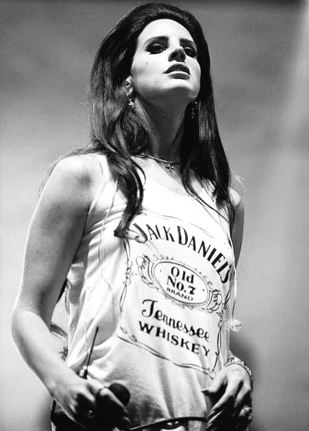 SadlyRad's tweet image. QUEEN