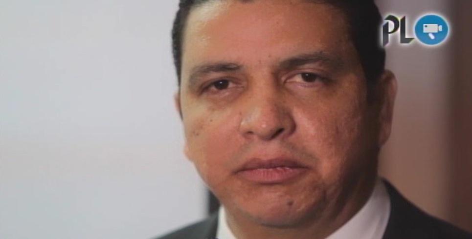 prensa_libre's tweet photo. Avance #PrensaLibreHOY | Diputados solicitan arraigo contra exministro Erick Archila http://t.co/ybuSetBsPU http://t.co/dZkClflmF3