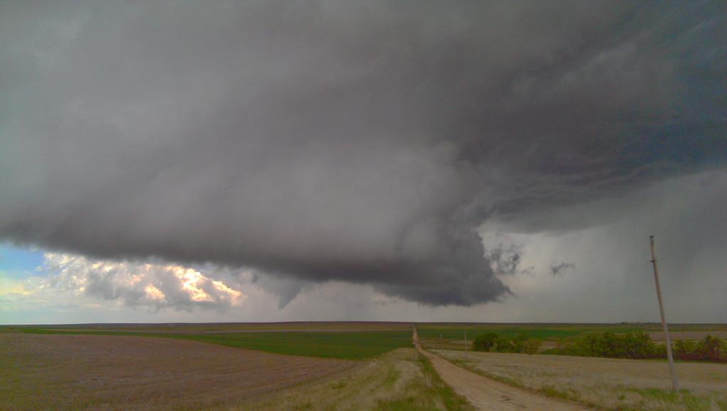 mikeumsc's tweet photo. Tornado n of Arapahoe co at 209pm mdt http://t.co/pzXhRTjEC1