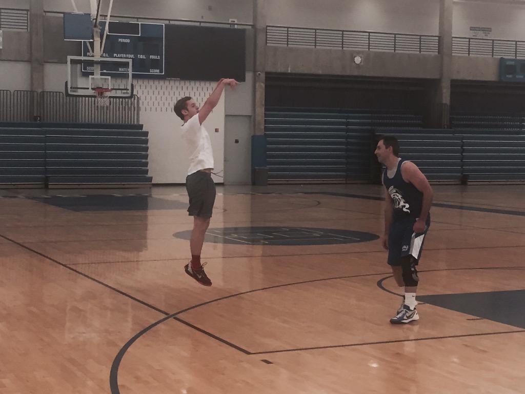 HopkinsHigh270's tweet photo. Parker throws old man Theirl into the sea with consistent jumpers and energy. #BeakVsTheirl http://t.co/L4wCUX355h