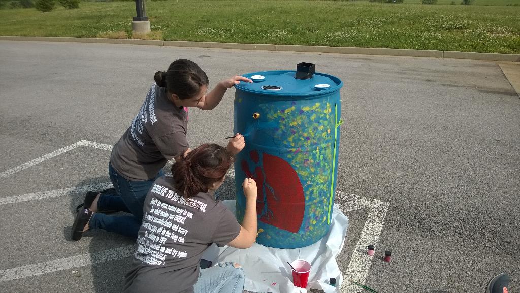 DrJulyeAdams's tweet photo. Rain barrel decor by Biomed #DOSECS15 http://t.co/bU8iQzlql3