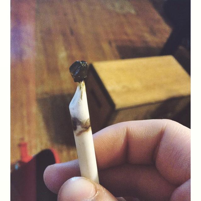 weedpraylove's tweet photo. •Dabs•
#weedstagram #onebakedbetch #prettypotheads #shatter #stonerdays #strangeclouds #somegirlsgethigh #dabbing #… http://t.co/CFv7l3GZLO