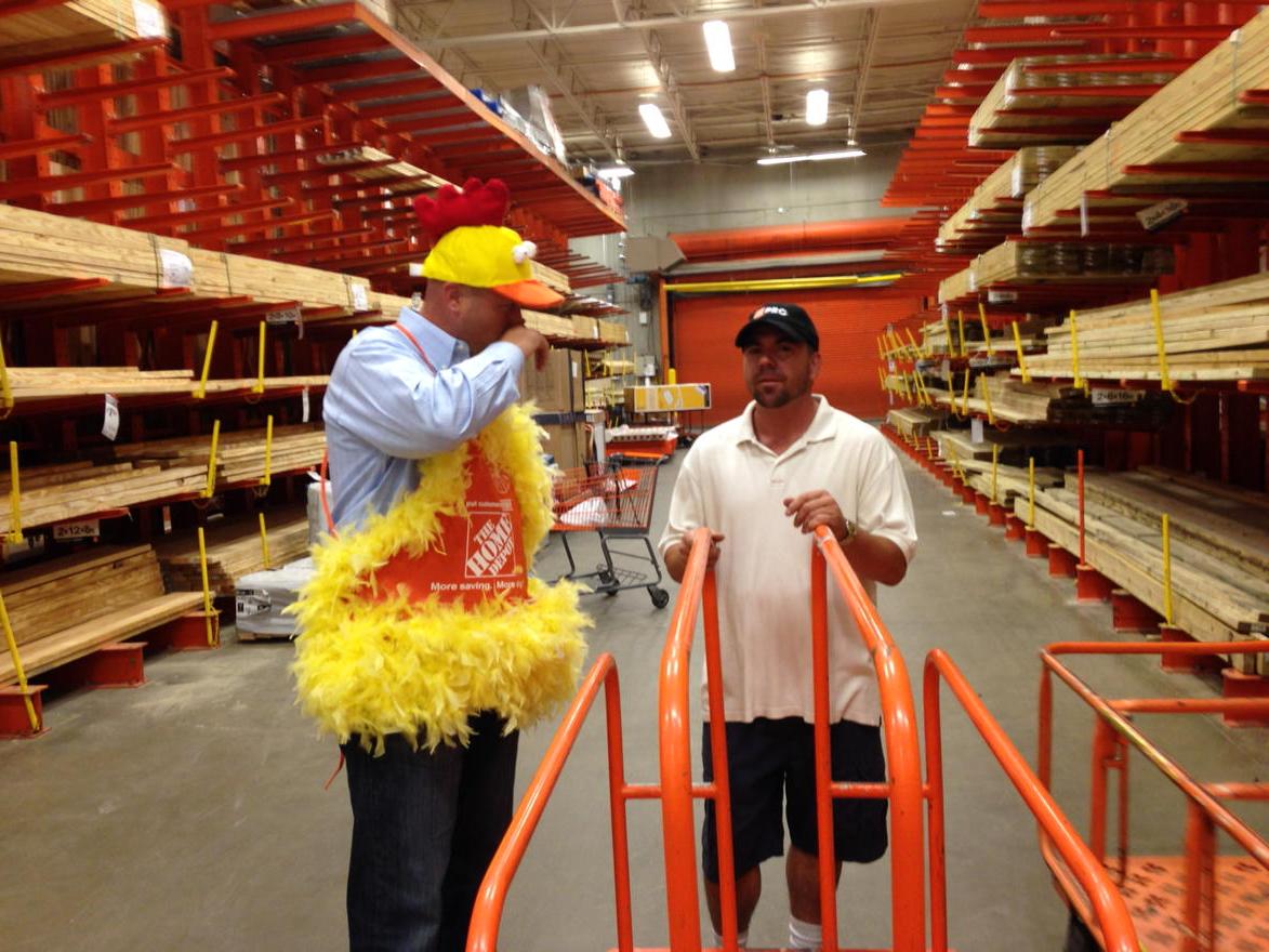 HDRobyn's tweet photo. To victor go the spoils- SM TJ Harris wnnr 4627 Dance-like-a-chicken contest @MattGilreathHD #rockinitat4627 http://t.co/VQ2axyWf9a