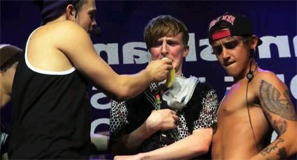 JanoJfans's tweet photo. Proszę Państwa: One less lonely boy! ~ J http://t.co/lZRKFHxCGJ