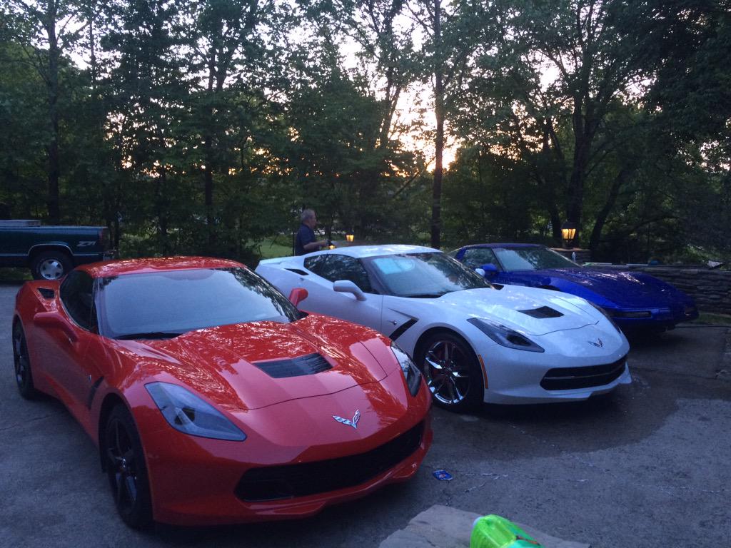 akellison52's tweet photo. Patriotism doesn't get much better! American sports car, packaged in red white and blue 
#LakeCumberlandCorvetteGuy http://t.co/0hbQF62z7x
