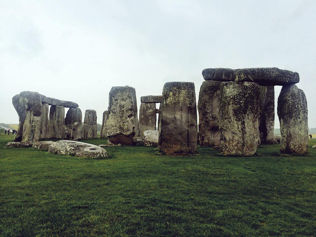 JesssCarroll's tweet photo. Worth it. Even though it was pouring rain. I mean I did come to England for the weather..#london #travel #stonehedge http://t.co/sBFmGNmY4M