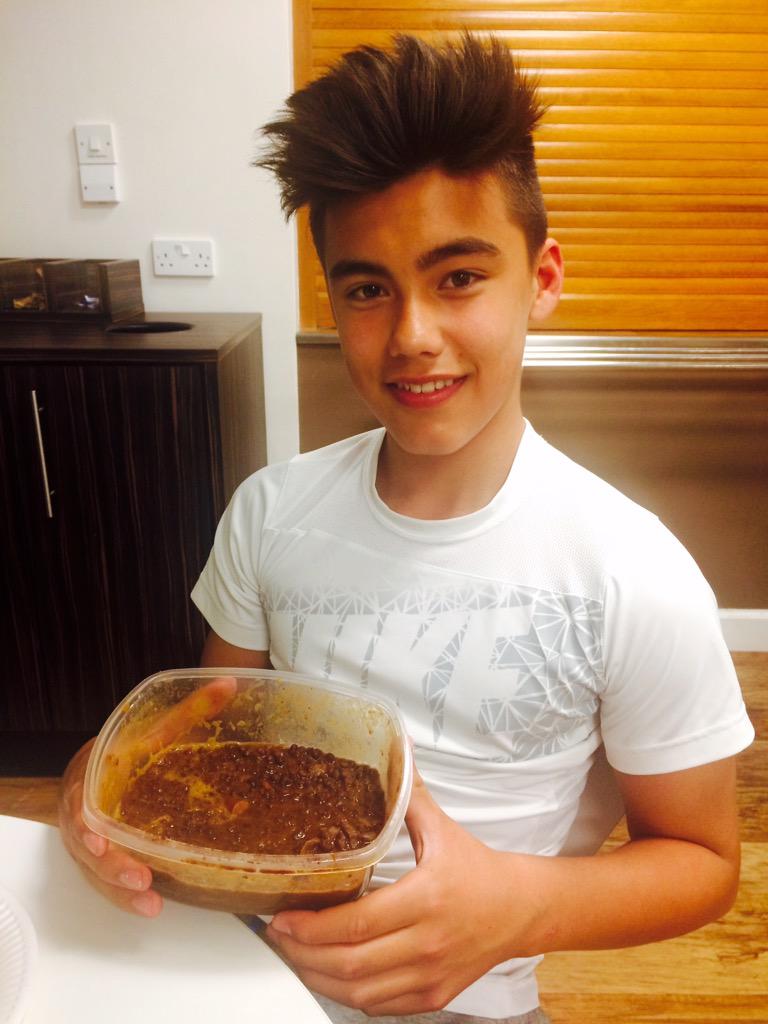 baileymay tweet picture