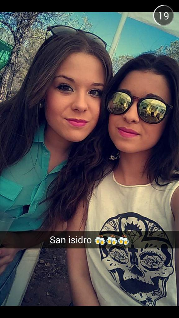 SorayaLeal2's tweet photo. Buen día con mi niña @Lidyamerino 😘😘 http://t.co/UY5vCL84DG