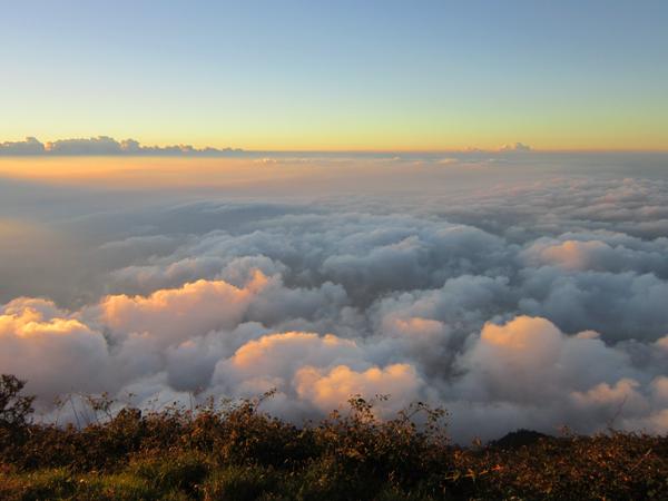 infobdg's tweet photo. Swiss Van Java Menghadirkan: Semeru “Gunung Cikuray” di Tanah Sunda #wisataBDG http://t.co/k4n5urrNfd http://t.co/UDARXKZv64