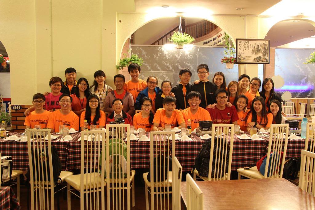 _PEDOBEARR's tweet photo. No matter what, they are hands down the best team ever 💕✨ #teamdalat 😘 http://t.co/MyUykOiwcZ