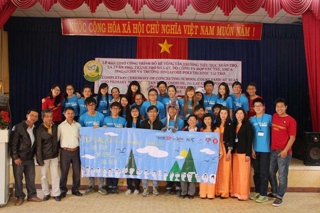 _PEDOBEARR's tweet photo. No matter what, they are hands down the best team ever 💕✨ #teamdalat 😘 http://t.co/MyUykOiwcZ