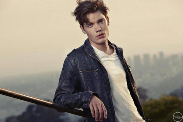 nympharaona's tweet photo. #WhoIsSimon creo que el es mi mayor decepción. #WhoIsJace me gusta más pero banco a @Jamiebower te amo <3 http://t.co/PeBcUccAex
