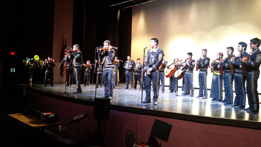 Greiner mariachi is the showstopper as the finale of the 2015 academy awards! GREINER PRIDE!