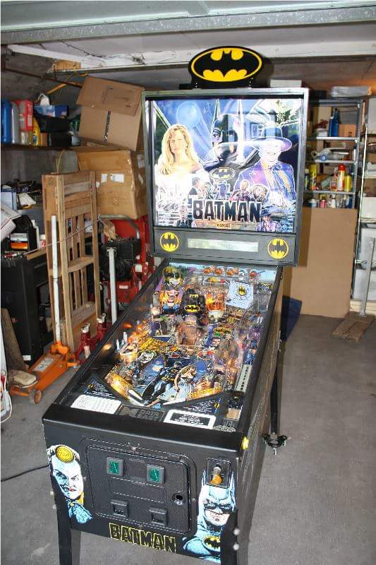 Cowles's tweet photo. @ThatKevinSmith a throw back in working condition. Only asking $1600. Yes please! http://t.co/FWiYs32VeB
