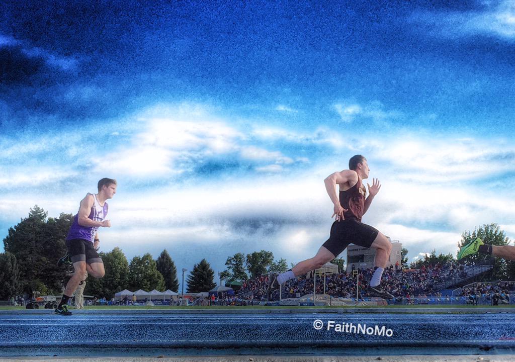davistrackandxc's tweet photo. Ty Hinds and Jordan Goldsberry advance to 200 M finals. #davistrack http://t.co/wwASMpBsvQ