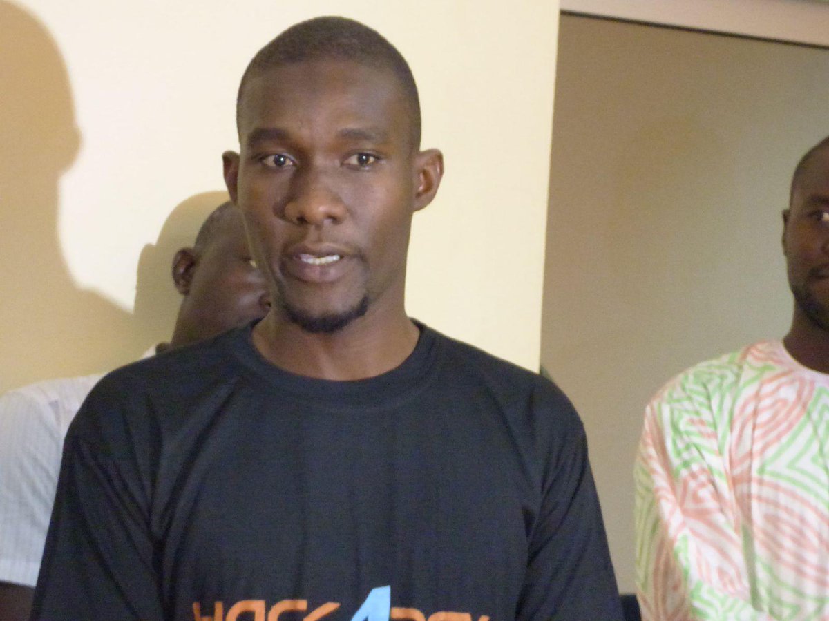 usseinAbil's tweet photo. RT @Cipmen: Picth des idées d'application #H4dev_dosso #hack4dev #Dosso #Team227 #Fakaray http://t.co/Hjw4uOXjcA