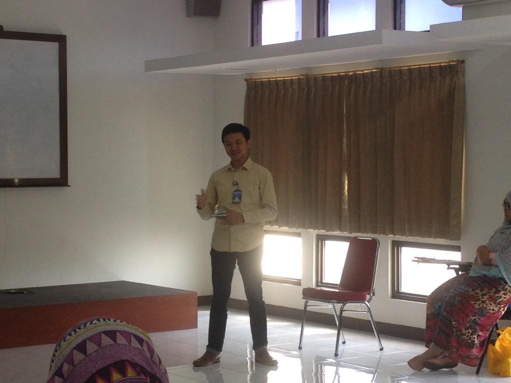 Ini dia bapak Wadek I kita yang jadi moderator workshop Feature