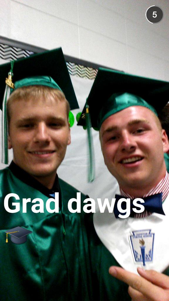 GolfMV's tweet photo. Congrats to our 2015 Golf Players on graduating tonight!! http://t.co/VSNEKOjDsp