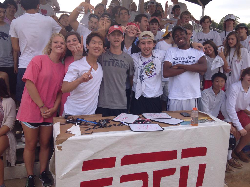 FultonZone6's tweet photo. Northview High School-where spring cricket match draws a huge crowd @NorthviewTitans http://t.co/qrMDp8oAn3