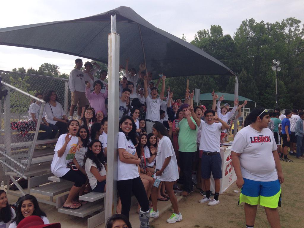 FultonZone6's tweet photo. Northview High School-where spring cricket match draws a huge crowd @NorthviewTitans http://t.co/qrMDp8oAn3