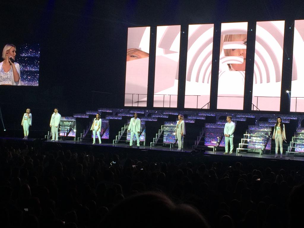 KodySh4w's tweet photo. Waited 12 year for this moment. childhood dream now fulfilled. @SClub7 @JonLee321 @HannahSpearr1tt @MsRachelStevens http://t.co/ktKhfOcl6k