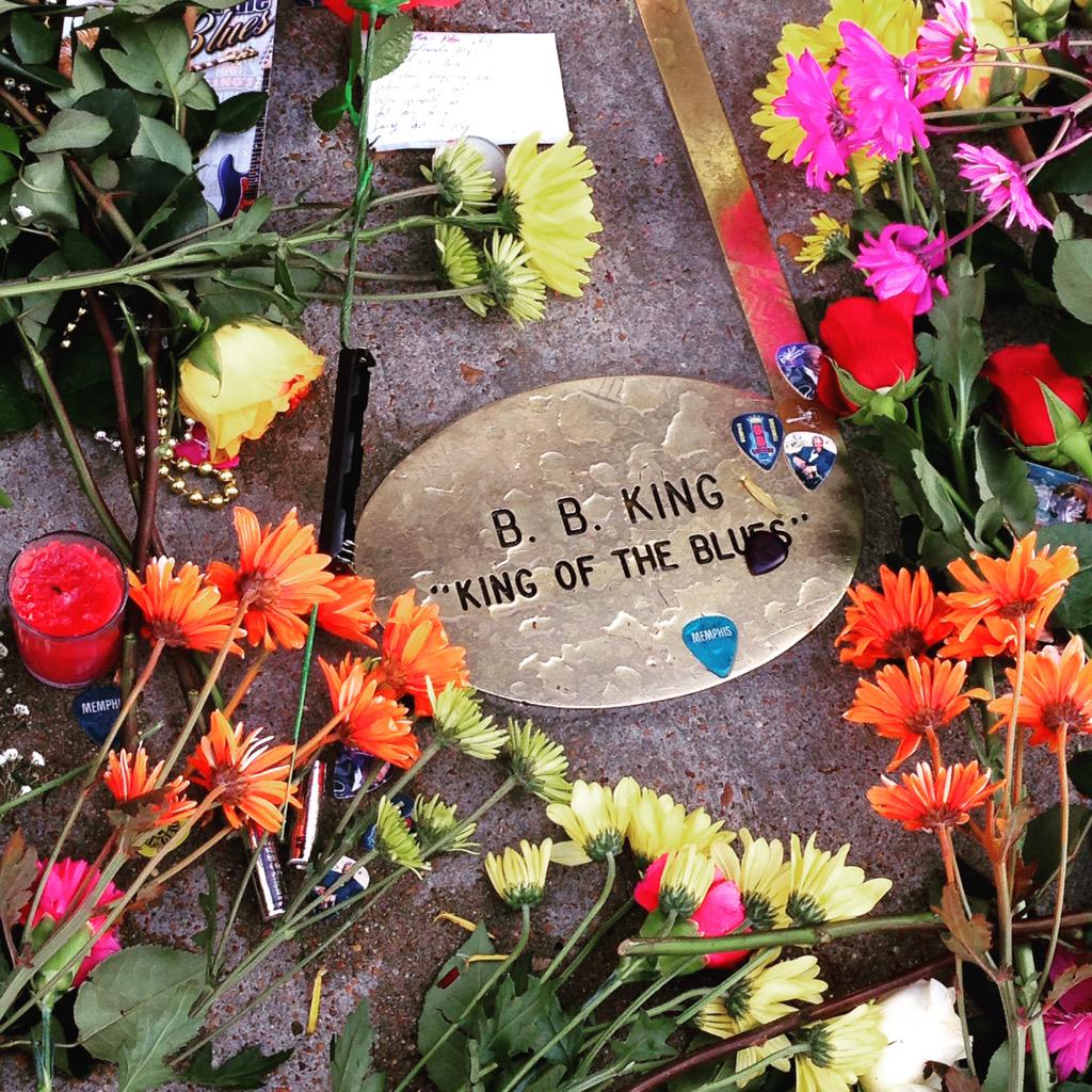 MusicCreatives's tweet photo. Those are #AngelTears on the #BealeStreet #BrassNote for #BBKing. #RIP #bealestreetbluesboy. We miss you already... http://t.co/x0BwxkXhoT
