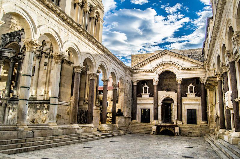 CultureTrip's tweet image. The 12 Most Beautiful Places In The Balkans bit.ly/1bPMsAX #Split #Croatia #backpack #Eurotrip